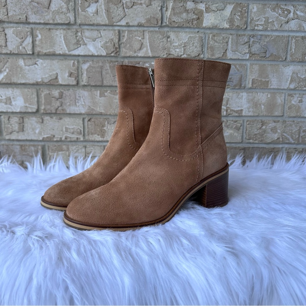 Aquatalia Tan Suede Heeled Boots Size 9.5 🌸